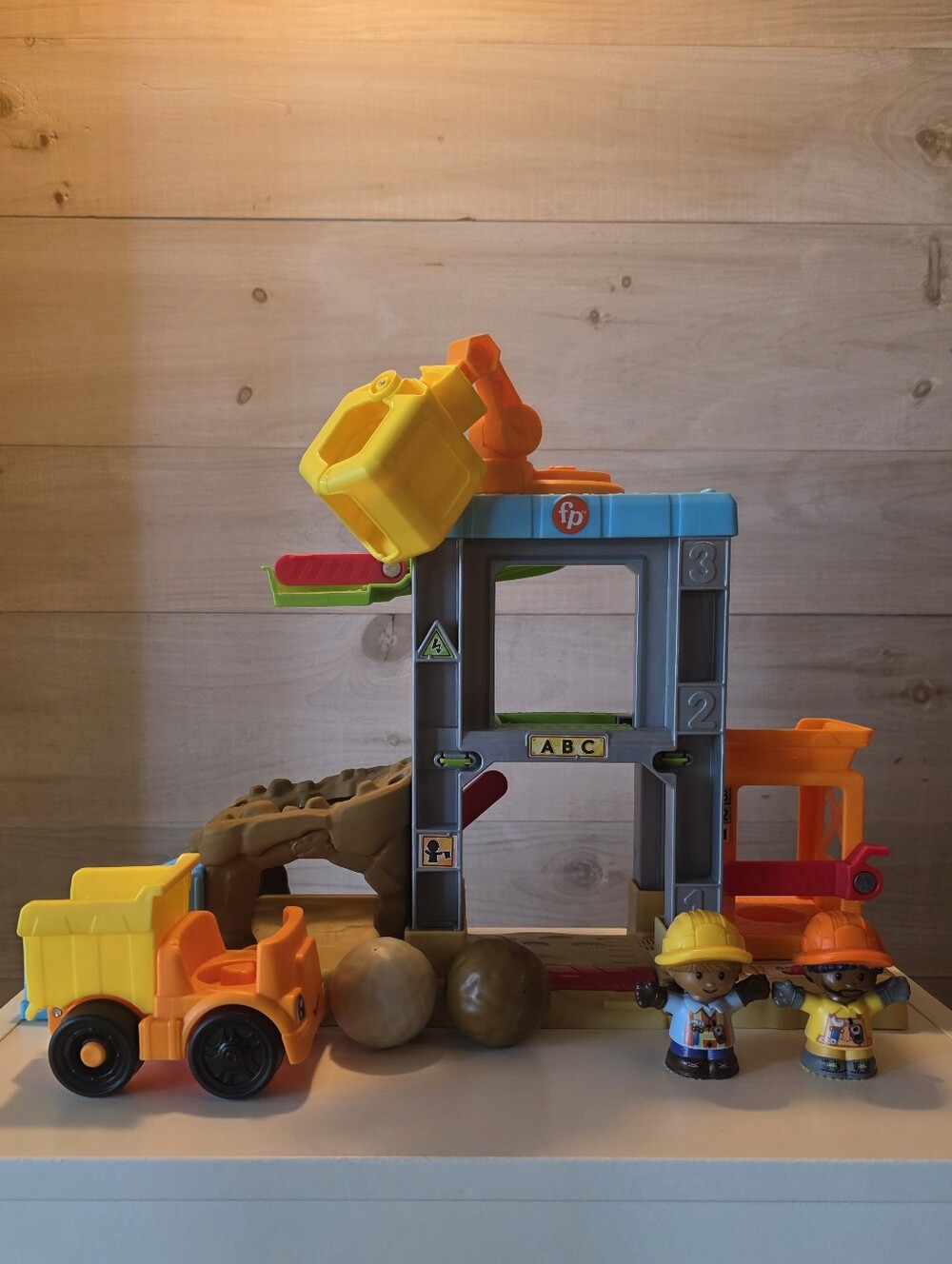 Fisher-Price Little People Load Up 'n Learn Construction Site Playset